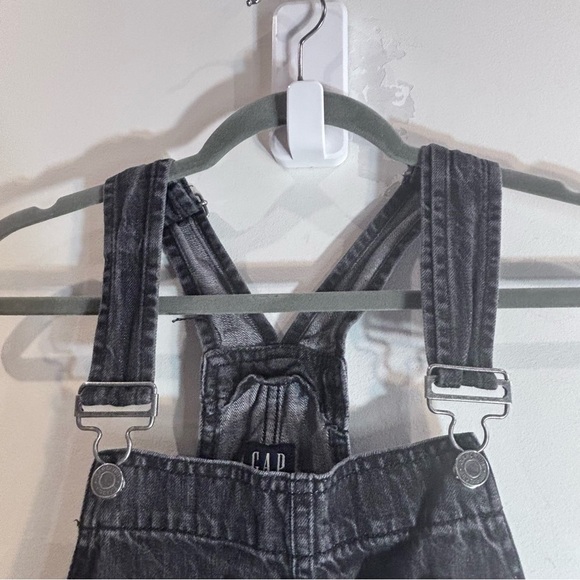 GAP Sz M Women's Washe Out Black Denim Overalls Patch Pockets Ankle Length Denim - Picture 5 of 10